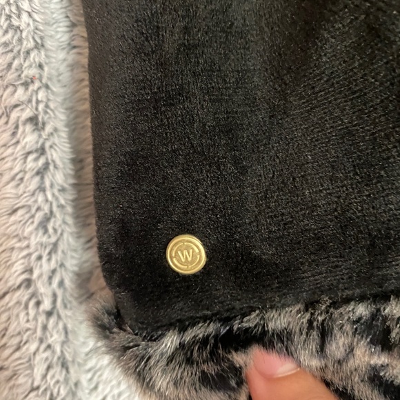 Black fuzzy fur women’s gloves - Picture 2 of 5